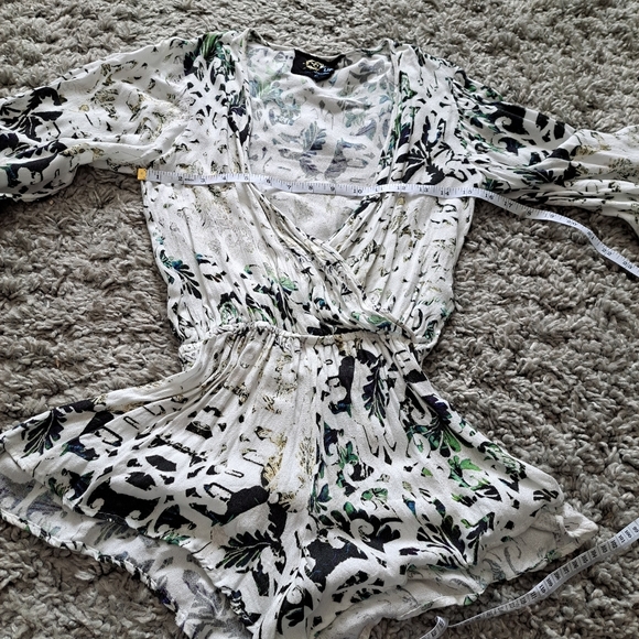 Blue Life | White , black & green deep v neck shorts romper/ Jumpsuit - Picture 8 of 11